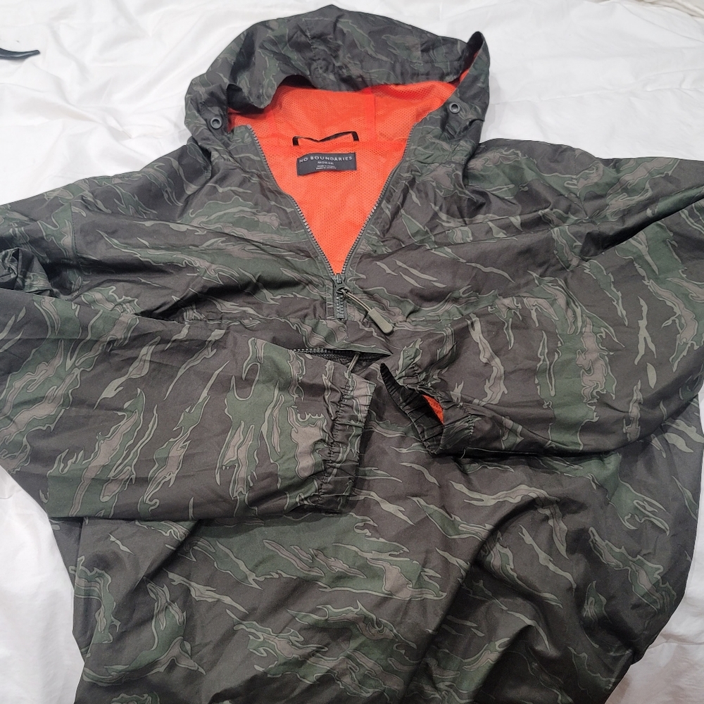 Mens light weight jacket size 38-40
